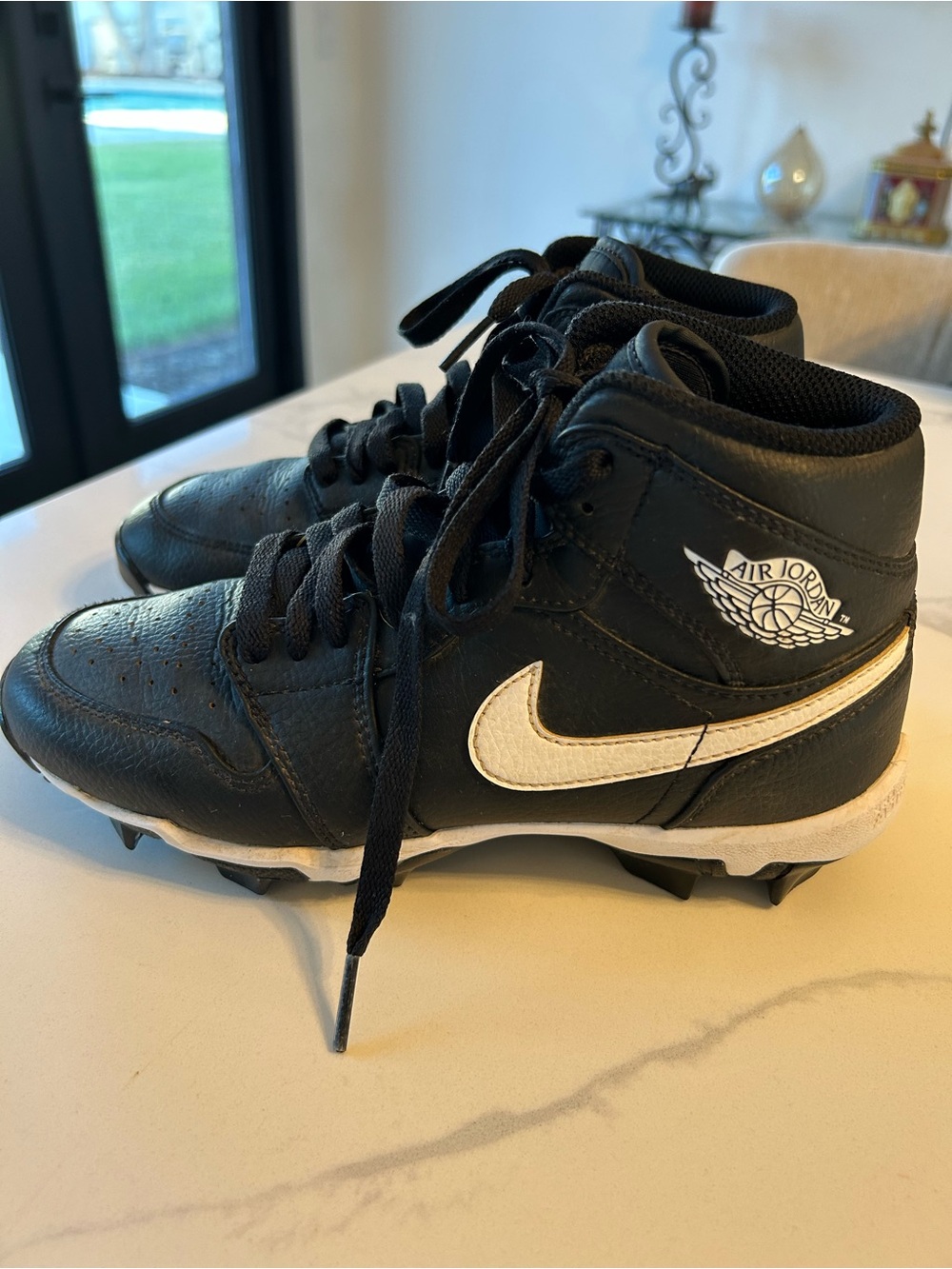 Jordan Kids Black and White High-Top Cleat Sneakers.Sz 4Y
